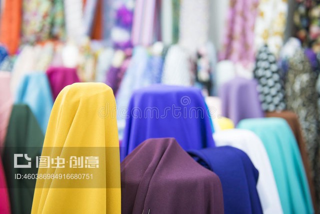 繽紛織物，品質生活 商店中的紡織品與遮篷選購指南